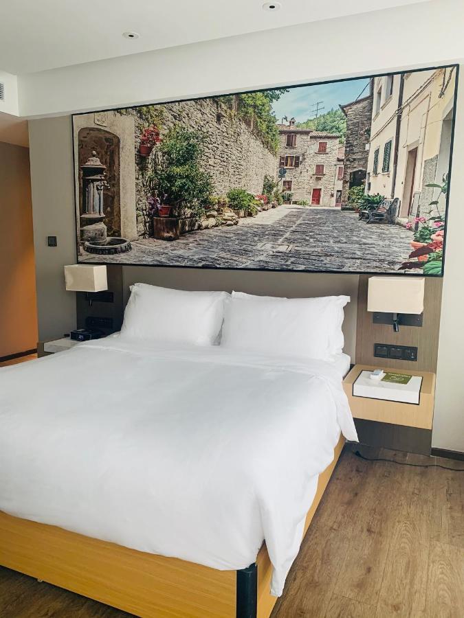 เมอร์เคียว เซี่ยงไฮ้ หงเฉียว เรลเวย์ สเตชั่น Hotel ภายนอก รูปภาพ